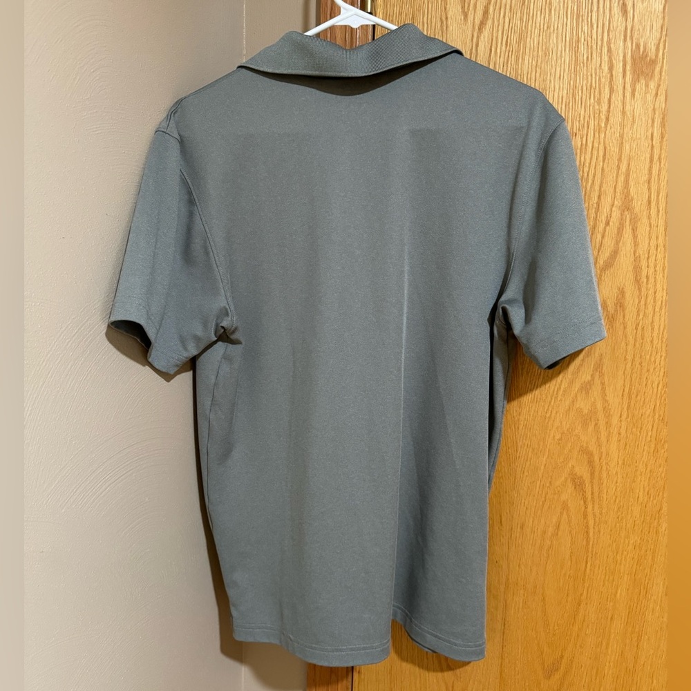 Under Armour‎ Gray Loose Fit Polo Shirt. Men’s Small. - Picture 4 of 4